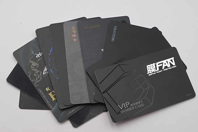 会员卡容易折断的缘故原由，，，新旧料PVC会员卡比照