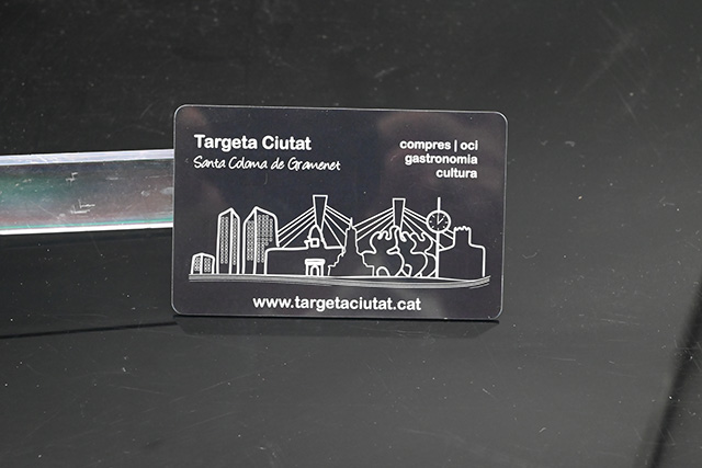 IC卡现在为什么云云受接待的，，，，，，它主要应用在些领域中？？？？？？