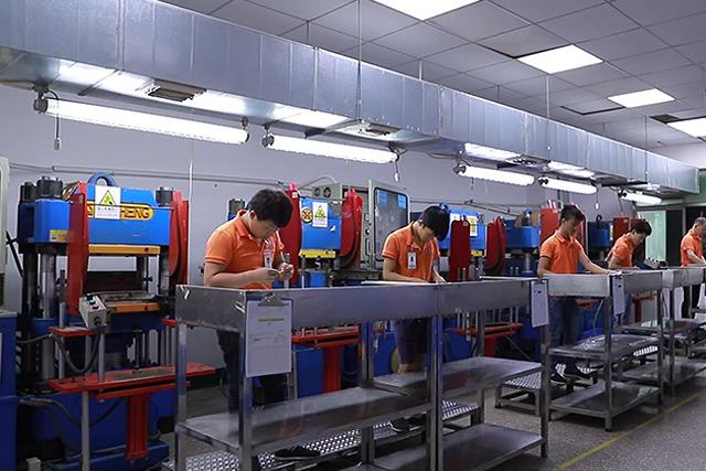 《海原县人民政府》：家门口学手艺，，，，，，，，稳就业促增收