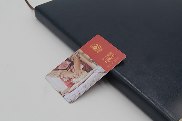 钥匙扣卡是否可以做成IC ID复合卡，，，，，，，可以的话有哪些样式？？？？