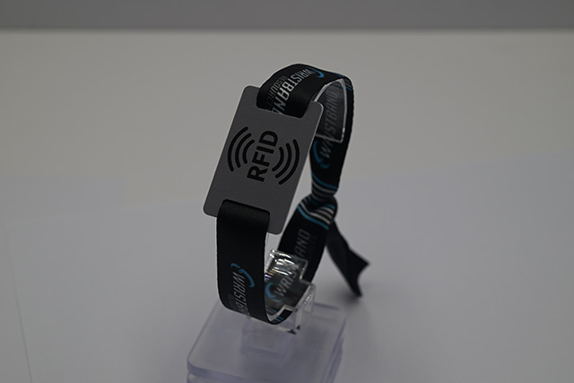 什么是对抗磁条卡，，，，，，，，什么是高亢磁条卡？？？？