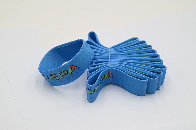 条码卡，，，，，，磁条卡，，，，，，ID卡和IC卡它们有什么区别