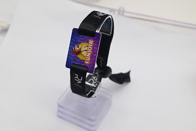 大大都旅馆使用差别功效的智能卡来毗连旅馆系统