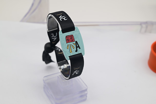 深圳智能卡制造商“至尊国际科技”智能卡领应用“中国芯”